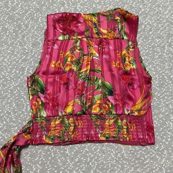 CUPCAKES & CASHMERE Hot Pink Tropical Wrap Top SMALL NWT - Picture 5 of 10